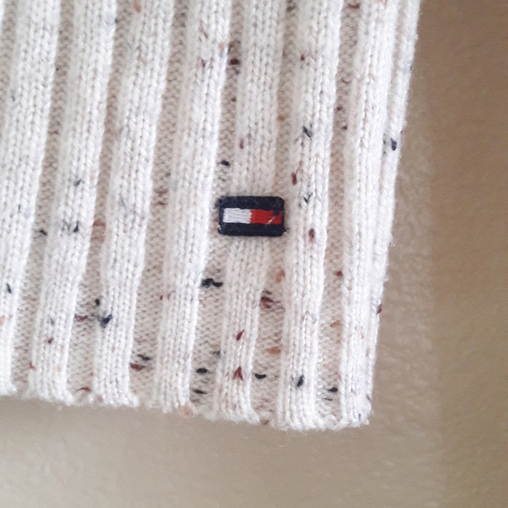 ❌SOLD❌Tommy Hilfiger Turtleneck Knit Sweater - Picture 3 of 4
